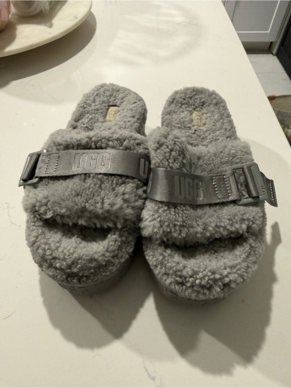 UGG Shearling Fluff Slide - Light Gray